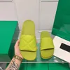 Designer Solid Color Rubber Handiness Badrum Slipper Summerskor Par Slippare Fashion Green Soft-Soled Sandals Anti Skid utomhus Sandstrand Sandal