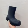 2022 Boots de caoutchouc de soldat Luxury Paris Square Toes Boot Rain Boot Chunky Design Femmes Barse Tooth Out-Out-Resistant Imperproping 5 mm Arch Matte Black Beige Rainboot