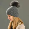 Kış şapkası kaşmir örme beanie büyük gerçek kürk pom üst bere yüksek kaliteli kızlar kadınlar için kış şapkaları j220722
