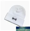 Coreano Trendy New Woolen Ch Cappello autunno e inverno Pullover da uomo Mantieni caldo Coppia di strada Ricamo a croce in bianco e nero Cappelli lavorati a maglia Donna