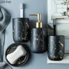 Set di accessori per il bagno in finto marmo in ceramica Strumenti per il lavaggio Bottiglia Collutorio Tazza Sapone Portaspazzolino Articoli per la casa 220523