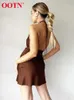 OOTN Sexy Backless Summer Satin Halter Lace Up Slim Thin A-Line Mini Dress Donna senza maniche Brown Club Silky Party Dress Ladies 220511