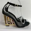 Ny design Letterlove Heel Gladiator Sandaler Kvinnor Sexig onestrap Strange High Heels Fretwork Heel Summer Party Shoes 210306