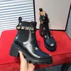 2022 Designer Women Boots Platform Diamond Chunky Heel Martin Boot äkta läderstjärnskor Ökenter Vinter utomhus Lady Party Buckle Ankel Shoe 35-41