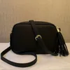 Luxury Designers kameraväska Klassisk stil Mode Cross Body Dam Axelväskor Hög kvalitet Dam Handväska Messenger tofs 7 färger 22cm*16cm HQG1734