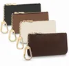 Toppkvalitet Fashion Key Bag Coin Bag Keychain Partihandel Läderplånbok för kvinnors korta plånböcker Korthållare Kvinnor Purse Classic Dragkedja Pocket V26