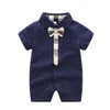 赤ちゃん男の子の服縞模様の幼児男の子ロムパ半袖幼児ジャンプスーツコットン子供デザイナープレイスーツブティック子供服