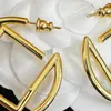 Brincos de designer de homens Brincos de argola de ouro da moda Mulheres luxuosas Mulheres aros de brinco de joalheria de noivado de festas para garanhões da noiva Caixa de presente