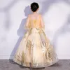 Economici Sequiend Flower Girls Abiti per matrimonio Applique in pizzo oro Ruffles Abbigliamento formale per bambini Abito da spettacolo per ragazze lungo da spiaggia senza maniche su misura