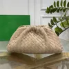 7A Kvalitetsdesigner The Pouch Shoulder Tote Clutch Bag Crossbody Brown Seagrass Woven Weave äkta läder 98062 Fashion Totes Cross Body Luxury Bags Purse 39cm