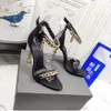 Лучшие персонализированные дизайнерские обувь Sandals Fashion Women039s Цепная металлическая каблука 105 см высотой роскошную прогулку Show Party Wed2204334