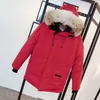 겨울 디자이너 다운 코트 남녀 배지와 배지 두꺼운 따뜻한 아웃복 코트 패션 클래식 모피 파카 멀티 스타일 XS-XL