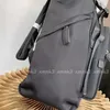 Erkekler 43 28cm Sırt Çantası Tasarımcısı Siyah Backpacks Moda Lüks Büyük Kapasiteli Seyahat Çantaları248b