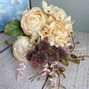 Fiori decorativi ghirlande di lussuoso bouquet di ortensie retrose dall'aspetto asciutto con erba finta artificiale di seta per decorazioni per matrimoni