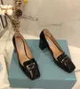 Stilista di moda-lusso altezza 7,0 cm tacchi alti con suola larga nuda con scarpe da sposa in argento nero con tacco alto da donna con testa quadrata