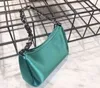 Aw Spring Summer Marquess Fluorescent Satin Handtasche Dumpling Bag Wandering Underarm Bag Girl 220614