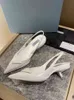 2022 Katt- och fairy vind drottning tom läder spetsiga högklackade singelskor P Family Triangular Standard Baotou Franska sandaler