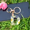 Dried Flower Letter Pendant Keychains Resin Daisy Key Chains Rings For Women Cute Car Acrylic Keyring Holder Bag Pendant