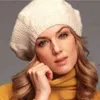 Chaud hiver femmes béret tricoté Baggy crochet bonnet chapeau casquette de ski Vintage béret plat couleur unie élégant dames chapeau d'hiver J220722