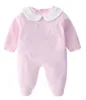 PCS Nyfödda 3 Baby Rompers Set onesies med Cap Bibbs Cotton Jumpsuit Outfit Jumpsuits Toddler