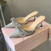 2022 Sandalo Mach Décolleté con fiocco in raso Décolleté con strass impreziositi da cristalli Scarpe da sera con tacco a spillo Sandali con tacco da donna Designer di lusso con cinturino alla caviglia Scarpa elegante 35-42