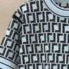 Was FF fendyity Designer Neues hochwertiges Temperament All-Match Rundhals-T-Shirt Eisseide Kleines Hemd Dünnes Jacquard-Strickoberteil T-Shirts Damen Doppel F