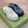 2022 Men's Slip na plataforma feminina de sandália perfurada G Sandal Hollow Shoes Jelly Color