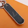 Designers Keychains Luxurys Keychain Letras de cores sólidas com diamantes Keychain Fashion Casual Chain Chain Skateboard TrendyKeyChain 2 Cores Nice Good