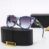 Luxur Designer Solglas för män kvinnor mode sommarlovssolglas i full ram polariserade klassiska ögonglasögon 6 färger med låda