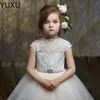 2022格安ホワイトフラワーガールズドレスのための結婚式のレースアップリケのフリル子供のフォーマルウェアノースリーブカスタムメイドロングビーチの女の子Pageantガウン