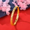 Kvinnor Cuff Bangle Fashion Armband för kvinnor Meteor snidade solid 18k gul guldfylld klassisk bröllopsfest födelsedagspresent