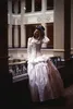 レトロ長袖スチームパンクウェディングドレス代替コルセットブライダルガウンスクエアホワイトビンテージビクトリア朝の白いボールガウンマスカレードドレス
