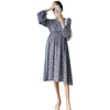 Hurtowa wiosenna sukienka macierzyńska długie rękawy Vintage kwiatowy szyfonowa sukienka na plażę dla kobiet w ciąży Plus Kobiety Empired Sukienka J220628