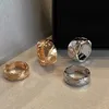 Moda Clássico Aço Titânio Casal Anéis Banhado a Ouro 18K Anel com losangos Presentes Casais Dia dos Namorados Ajuste Confortável, Tamanho 5-10