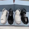 Letnie Sandal Taśma Nylonowe Kobiety Sandały 55 mm Monobloc Guma Sole Designer Slides Chunky Tread Platform Platform 2022