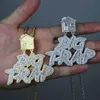 Lettre iced out gros piège avec pendentif maison pave complet en zircon complet