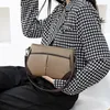حقيبة من الجلد الأصلي أحادي الكتف الأكياس النساء العصرية ذات السعة الكبيرة المحمولة أزياء الأزياء حقيبة رسول حقيبة يد كبيرة السعة الصغيرة السوداء 2747