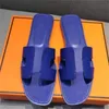 Sandały Designerskie Kampy Kampy Kaptuki Przekładnie Botty Flip Flip Flops Ladies Luksusowa moda swobodna rozmiar 35-42 z pudełkiem 5A