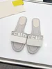 Luxus -Designer -Hausschuhe Leinwand Lederrutschen Mode Strand flache Sandalen