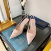 Sandales de luxe d'été Designer Tongs pour femmes Pantoufles à la mode en cuir véritable Triangle Chaussures décontractées pour femmes Hauteur du talon 7,5 cm