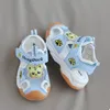 2022 Été Nouvelles filles Baskets Baotou Sandales Mode Dessin animé Fond souple Antidérapant Bébé Première marche Prewalker Garçons Enfants Sandales de plage Chaussures