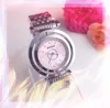 Döner Tasarımcı Kadınlar İzler 38mm Gümüş Gümüş Paslanmaz Çelik Kuvars Lady Süper Elegant Wristwatch Kız Sevgilinin Mevcut Hediyeleri