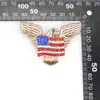 10 pcs / lot design de mode American Eagle Shape Flag Brooch Crystal Rhinestone 4 juillet Pins patriotiques USA pour cadeau / décoration