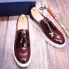 Robe de brevet Généhes Men de cuir lisse Soft Sole Brand Tassel Chaussures européennes de sport de mode européens Nouveaux arrivants A19 3086