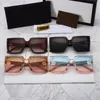 Kobiet projektantów okularów przeciwsłonecznych Nowoczesne stylowe kwadratowe ramki Przezroczysta niebieski różowy gradient prostota podkreśla słodki temperament Beac2819