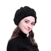 Berets kobiety moda eleganckie słodkie francuskie damskie damskie materiały Chenille Beret Kobieta zimowa czapka srebrna złote dzianiny ciepłe kapelusze