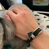 Bileklik vintage buhar punk hip-hop tasarım mücevher siyah deri bilezik küçük köpek yaka boyutu 17 18 19cm üçgen brandbangle inte22