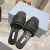 2022ss Womens Shoes Designer Summer Classic Solid Color Platform Slippers Fashion High Quality Leather Lining Round Toe Diamond Accessory Sandals
