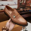 2022 24 estilo mocassin masculino sapatos de panos de pães clássicos Luxurys Luxurys Vintage Metal Butter Brand Oxfords Dress Shoe casual para homens tamanho 6.5-11