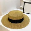 Diseñador de lujo Sombrero de paja Gorra plana Moda Caballero Gorras Higt Calidad Hombres Mujeres Sombreros para el sol